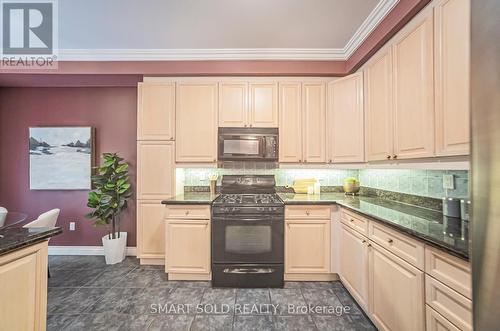 48 - 100 Elgin Mills Road W, Richmond Hill, ON - Indoor Photo Showing Kitchen