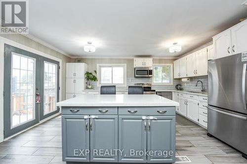 27 Huntington Court, Brampton, ON - Indoor Photo Showing Kitchen