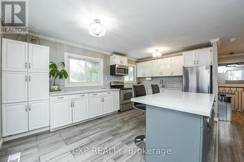 27 Huntington Court, Brampton, ON - Indoor Photo Showing Kitchen