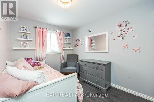 27 Huntington Court, Brampton, ON - Indoor Photo Showing Bedroom