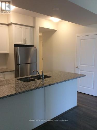 206 - 2370 Khalsa Gate, Oakville, ON - Indoor Photo Showing Kitchen With Double Sink