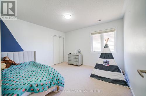 Upper - 732 Scott Boulevard, Milton, ON - Indoor Photo Showing Bedroom