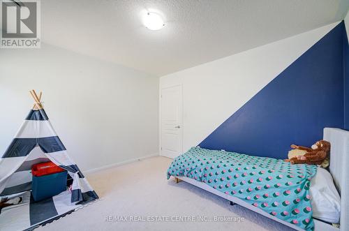 Upper - 732 Scott Boulevard, Milton, ON - Indoor Photo Showing Bedroom