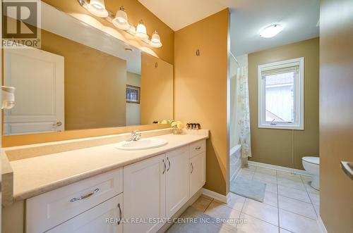 Upper - 732 Scott Boulevard, Milton, ON - Indoor Photo Showing Bathroom