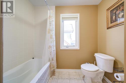 Upper - 732 Scott Boulevard, Milton, ON - Indoor Photo Showing Bathroom