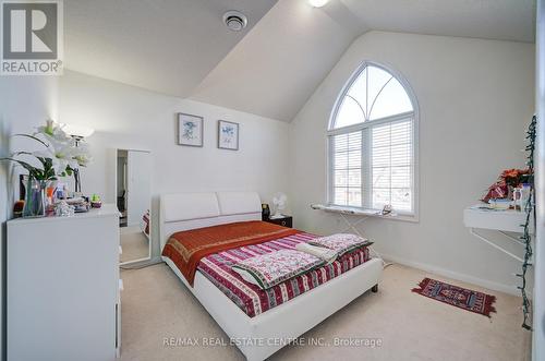 Upper - 732 Scott Boulevard, Milton, ON - Indoor Photo Showing Bedroom