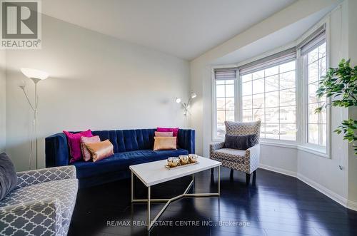 Upper - 732 Scott Boulevard, Milton, ON - Indoor Photo Showing Living Room