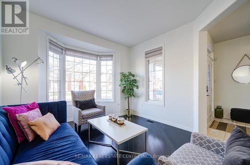 Upper - 732 Scott Boulevard, Milton, ON - Indoor Photo Showing Living Room