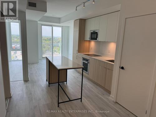 1303 - 220 Missinnihe Way, Mississauga, ON - Indoor Photo Showing Kitchen