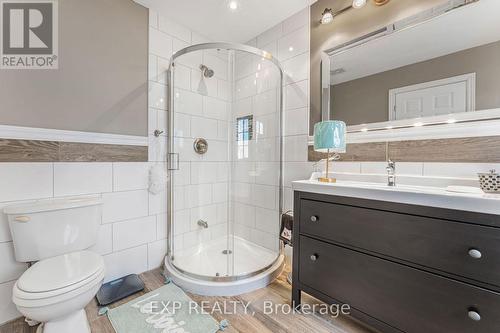 2407 Bankside Drive, Mississauga, ON - Indoor Photo Showing Bathroom