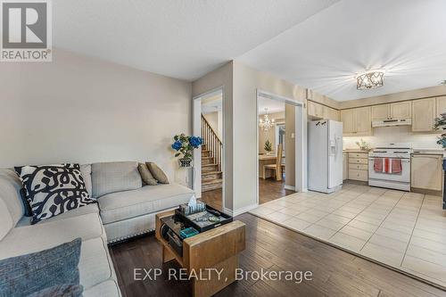 2407 Bankside Drive, Mississauga, ON - Indoor Photo Showing Kitchen