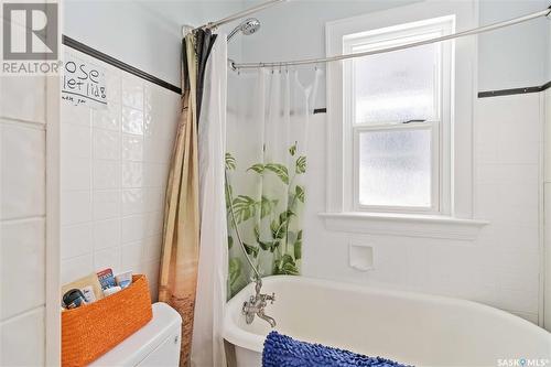 310 25Th Street W, Saskatoon, SK - Indoor Photo Showing Bathroom