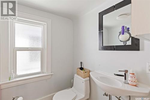 310 25Th Street W, Saskatoon, SK - Indoor Photo Showing Bathroom