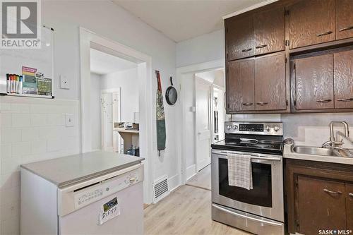 310 25Th Street W, Saskatoon, SK - Indoor Photo Showing Kitchen