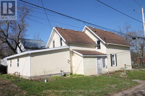 923 Center Street, Mcnab/Braeside, ON - Outdoor With Exterior