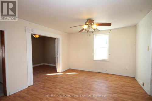 923 Center Street, Mcnab/Braeside, ON - Indoor Photo Showing Other Room