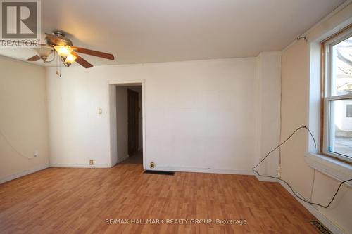 923 Center Street, Mcnab/Braeside, ON - Indoor Photo Showing Other Room