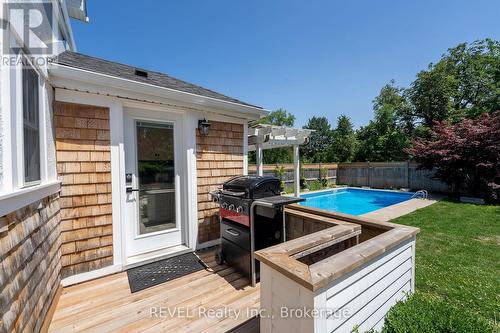 698 Rye Street, Niagara-On-The-Lake, ON - Outdoor With Exterior