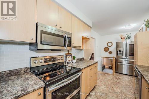 84 Queensdale Crescent, Guelph (Parkwood Gardens), ON - Indoor Photo Showing Kitchen With Stainless Steel Kitchen