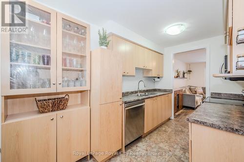 84 Queensdale Crescent, Guelph (Parkwood Gardens), ON - Indoor Photo Showing Kitchen With Double Sink