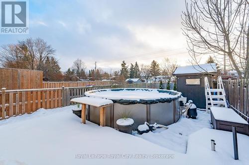 84 Queensdale Crescent, Guelph (Parkwood Gardens), ON - Outdoor With Above Ground Pool