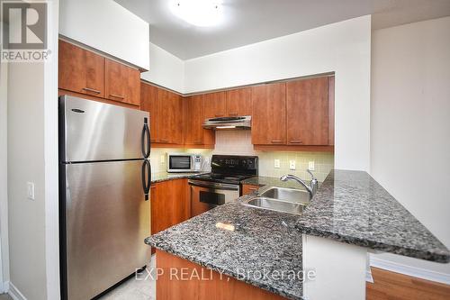 510 - 485 Rosewell Avenue E, Toronto, ON - Indoor Photo Showing Kitchen With Double Sink