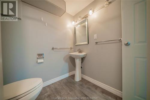 42 Daleview Crescent, Chatham, ON - Indoor Photo Showing Bathroom