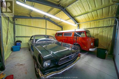 42 Daleview Crescent, Chatham, ON - Indoor Photo Showing Garage