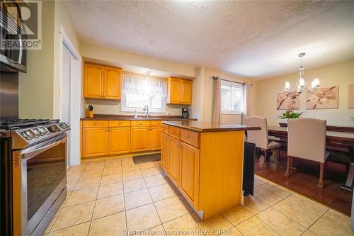 42 Daleview Crescent, Chatham, ON - Indoor Photo Showing Kitchen