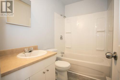 140-172 South Market St, Sault Ste. Marie, ON - Indoor Photo Showing Bathroom