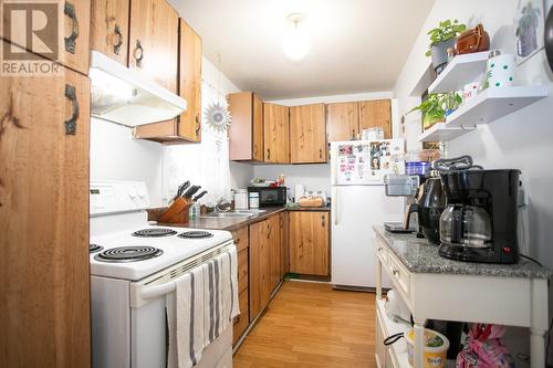 140-172 South Market St, Sault Ste. Marie, ON - Indoor Photo Showing Kitchen