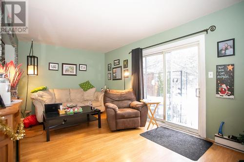 140-172 South Market St, Sault Ste. Marie, ON - Indoor Photo Showing Living Room