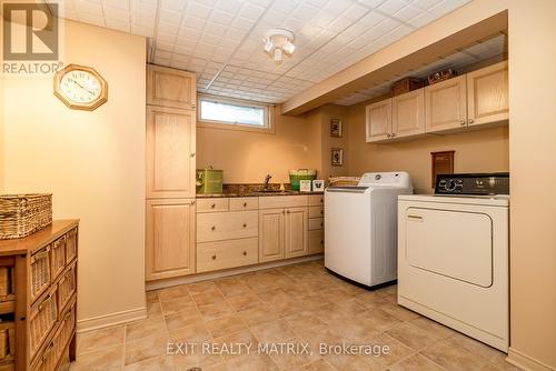 813 Weston Drive, Ottawa, ON - Indoor Photo Showing Laundry Room