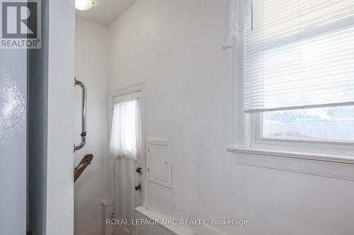 204 Lakeshore Road, St. Catharines (442 - Vine/Linwell), ON - Indoor Photo Showing Other Room