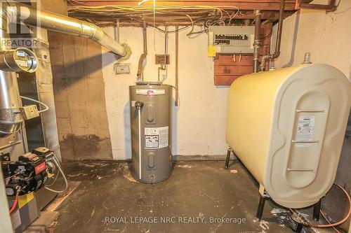 204 Lakeshore Road, St. Catharines (442 - Vine/Linwell), ON - Indoor Photo Showing Basement