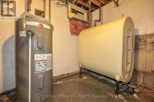 204 Lakeshore Road, St. Catharines (442 - Vine/Linwell), ON - Indoor Photo Showing Basement