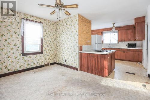 204 Lakeshore Road, St. Catharines (442 - Vine/Linwell), ON - Indoor Photo Showing Kitchen