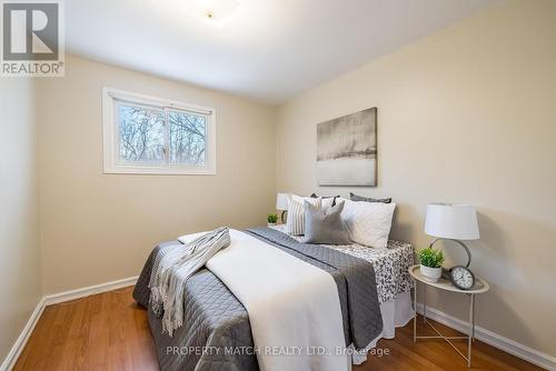 488 Lanark Drive, Oshawa, ON - Indoor Photo Showing Bedroom