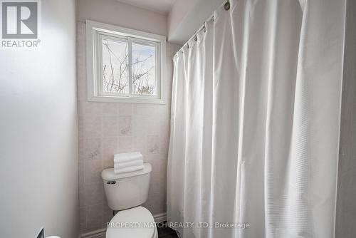 488 Lanark Drive, Oshawa, ON - Indoor Photo Showing Bathroom