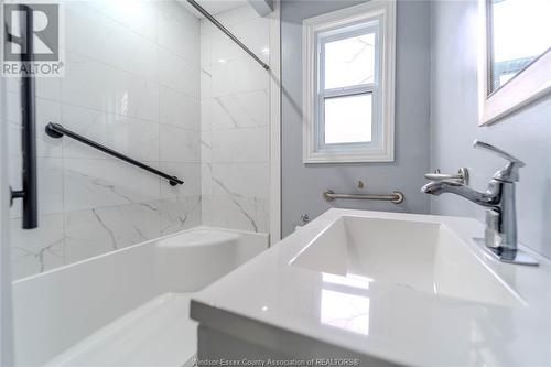 3108 Dominion Boulevard, Windsor, ON - Indoor Photo Showing Bathroom