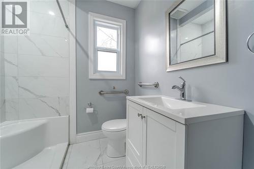 3108 Dominion Boulevard, Windsor, ON - Indoor Photo Showing Bathroom