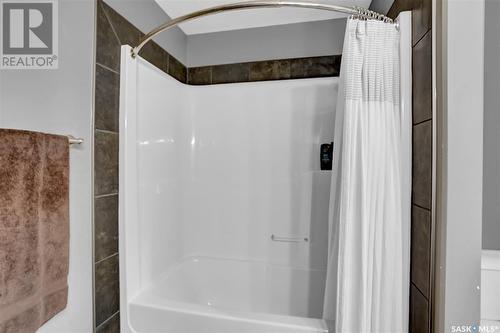 10 Belmont Crescent, Moose Jaw, SK - Indoor Photo Showing Bathroom