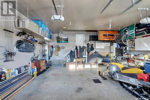 10 Belmont Crescent, Moose Jaw, SK - Indoor Photo Showing Garage