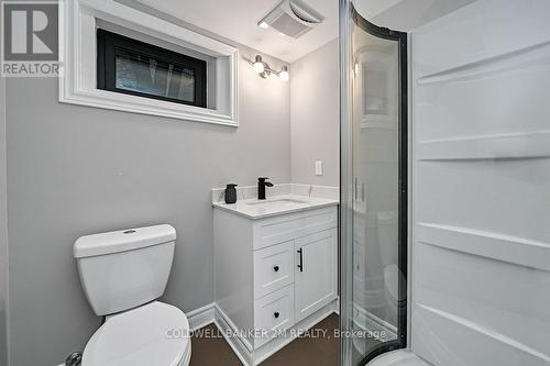 107 Cromwell Avenue, Oshawa (Vanier), ON - Indoor Photo Showing Bathroom