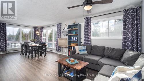 12 Pierce Street S, South Bruce Peninsula, ON - Indoor Photo Showing Living Room