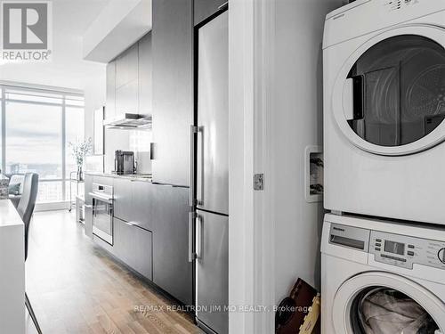 3409 - 1 Bloor Street E, Toronto, ON - Indoor Photo Showing Laundry Room