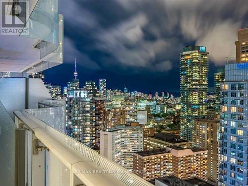 3409 - 1 Bloor Street E, Toronto, ON - Outdoor