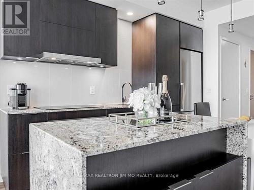 3409 - 1 Bloor Street E, Toronto, ON - Indoor Photo Showing Kitchen With Upgraded Kitchen