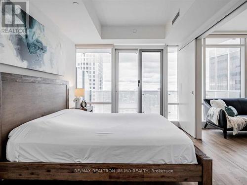 3409 - 1 Bloor Street E, Toronto, ON - Indoor Photo Showing Bedroom