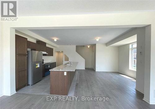 117 Ness Drive, Richmond Hill, ON - Indoor Photo Showing Kitchen